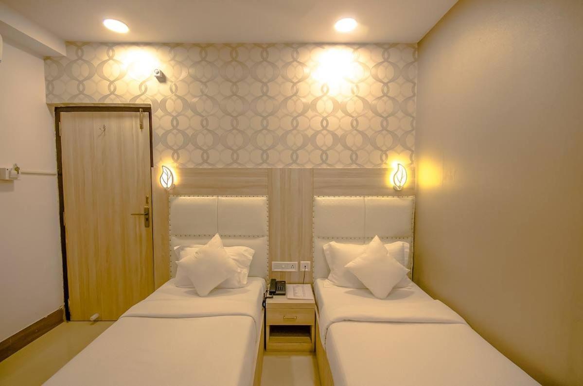 Hotel Q-Inn Kalküta Dış mekan fotoğraf