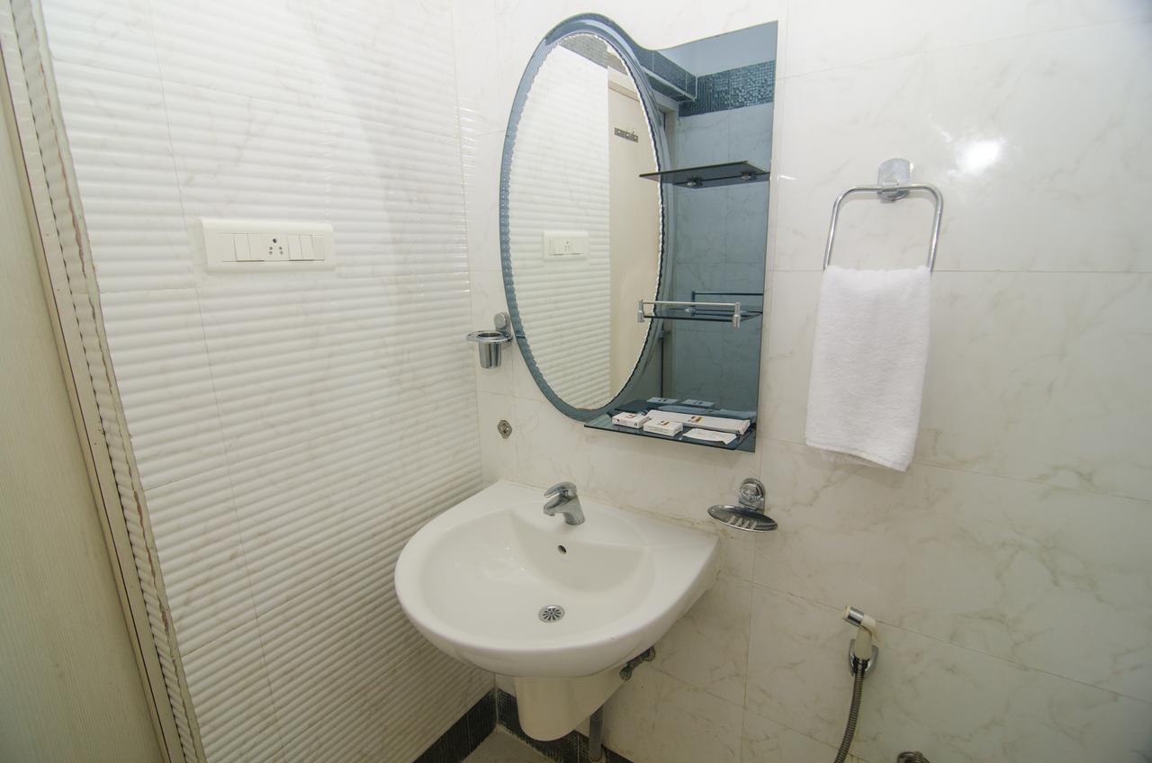 Hotel Q-Inn Kalküta Dış mekan fotoğraf