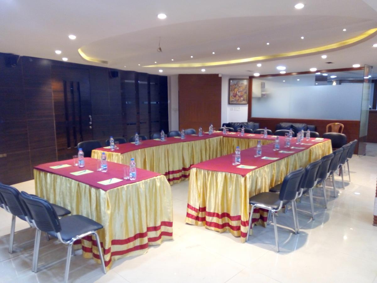 Hotel Q-Inn Kalküta Dış mekan fotoğraf